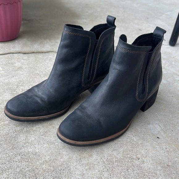 Korks Black Leather Booties size 9 women’s - Picture 1 of 6